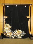 格式を重んじる黒留袖 刺繍 御車御所解