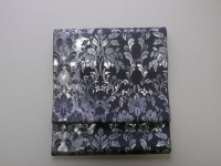 お茶を愛する人の帯 黒地にシルバー 植物文様