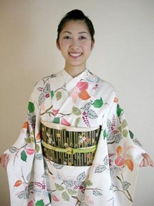 ちょっとお出かけ小紋<br>白地に花