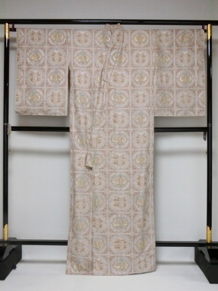 本格的な訪問着 スワトウ刺繍 | 最高級着物選びのお手伝い 個性とライフスタイルにあう着物 kimono